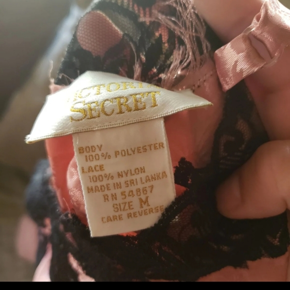 Vintage Victoria's Secret pink and black lace night gown medium gold label - Picture 4 of 4